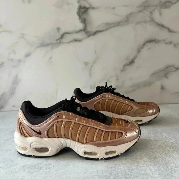 Air Max Tailwind 4 in Metallica Red Bronze - Picture 5 of 7